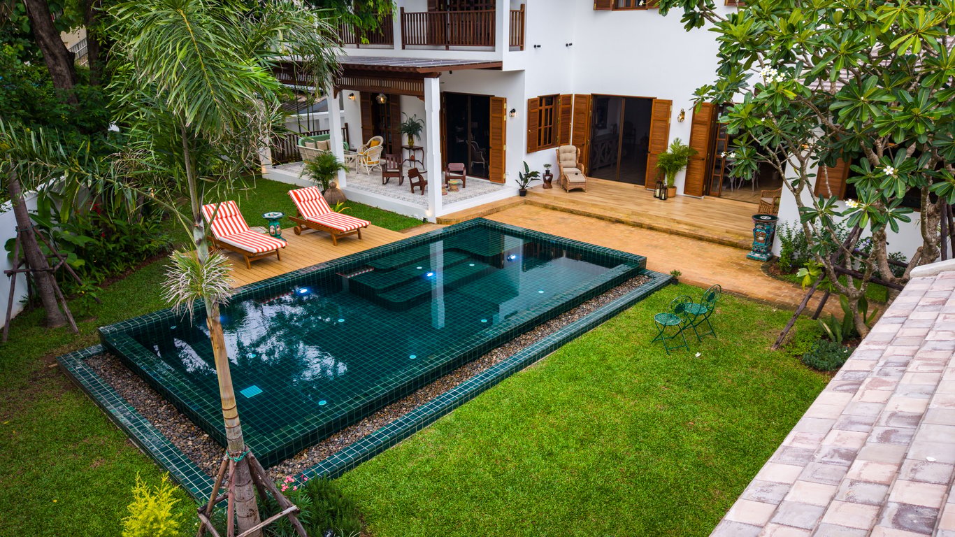 Chiang Mai, Just Beyond the Gate